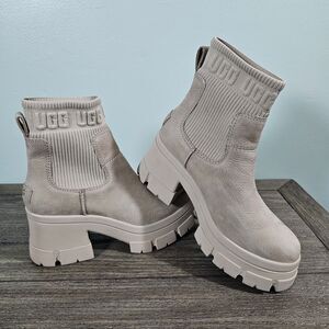 UGG Brooklyn Pull-On Lug Women's Size 8.5 Mustard Seed Tan Chelsea Boots